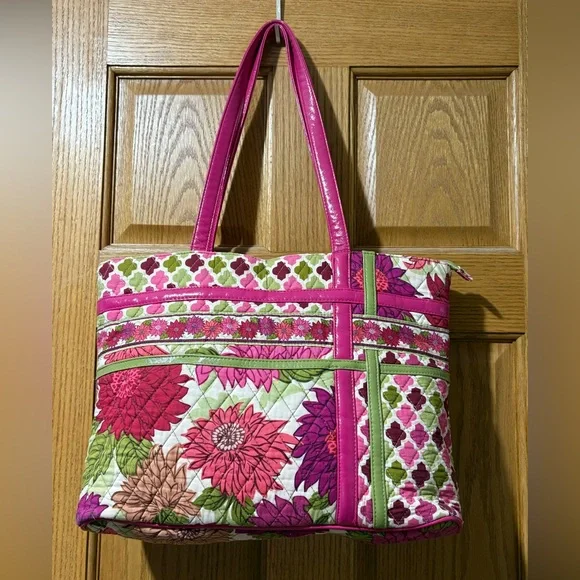 Vera Bradley Bag - Picture 2 of 8